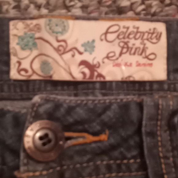 Shorts - Picture 2 of 4